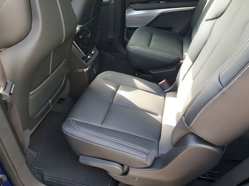 New 2026 Cadillac Vistiq Sport image 20