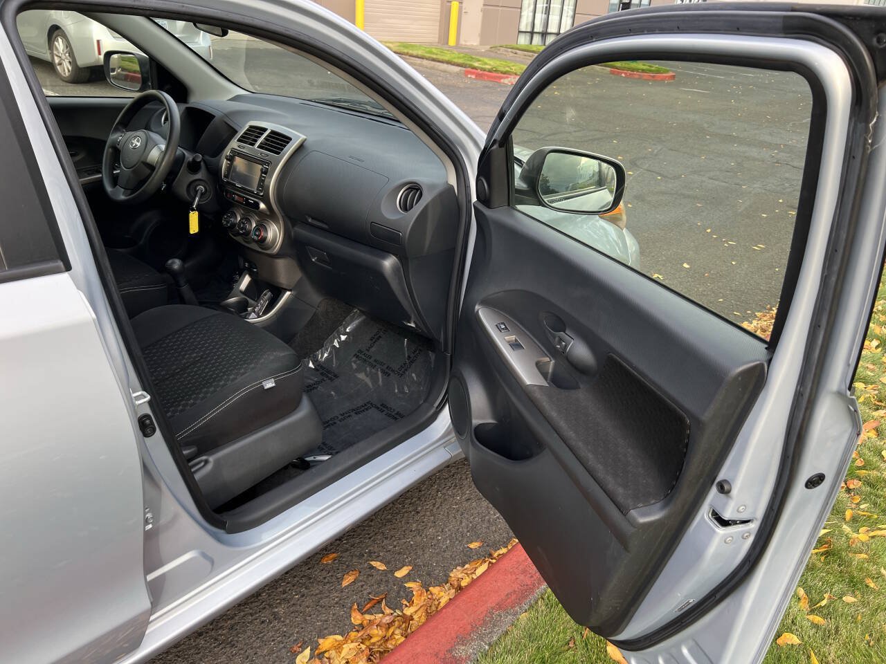 Used 2013 Scion xD 10 Series FWD image 9