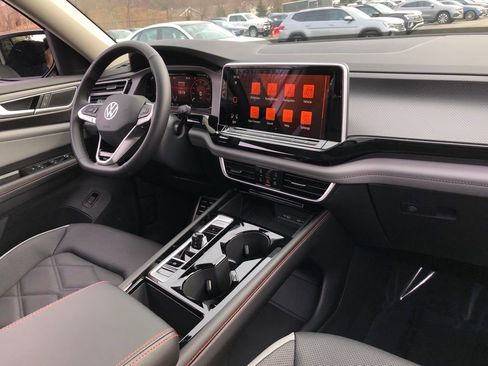 New 2026 Volkswagen Atlas Peak Edition AWD/4WD image 18