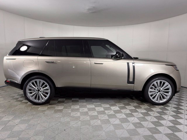 New 2026 Land Rover Range Rover Long Wheelbase SE AWD/4WD image 9