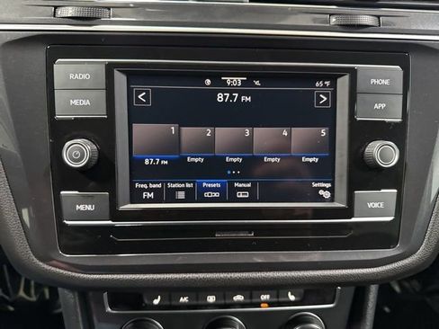 Used 2023 Volkswagen Tiguan S image 19