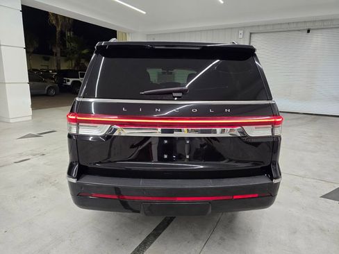 Used 2023 Lincoln Navigator L Reserve AWD/4WD image 5