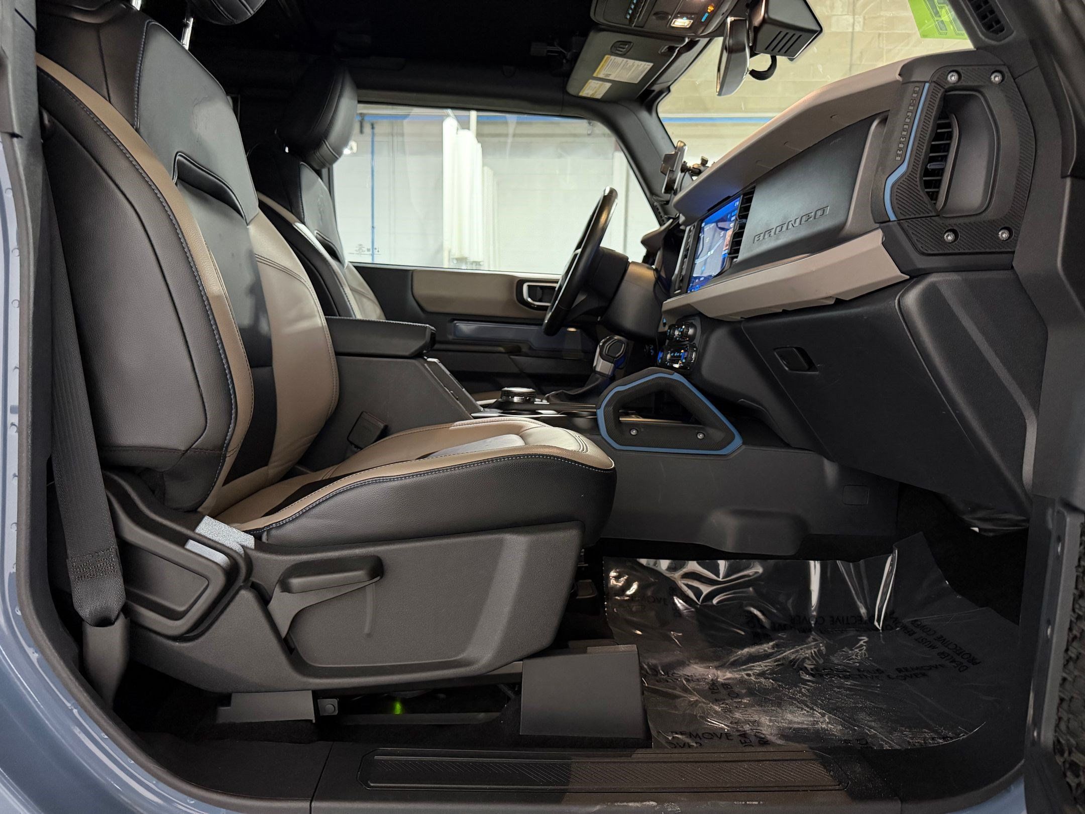 Used 2024 Ford Bronco Wildtrak AWD/4WD image 34