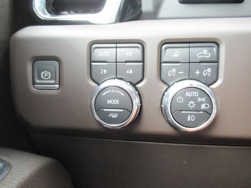 Used 2023 GMC Sierra 1500 Denali w/ Denali Reserve Package AWD/4WD image 22