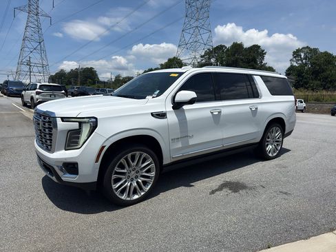 Used 2025 GMC Yukon XL Denali w/ Denali Reserve Package AWD/4WD image 1