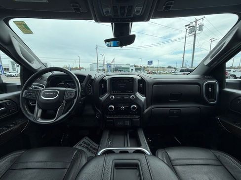 Used 2020 GMC Sierra 2500 Denali w/ Denali Ultimate Package AWD/4WD image 16