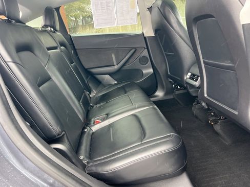 Used 2021 Tesla Model Y Long Range image 21