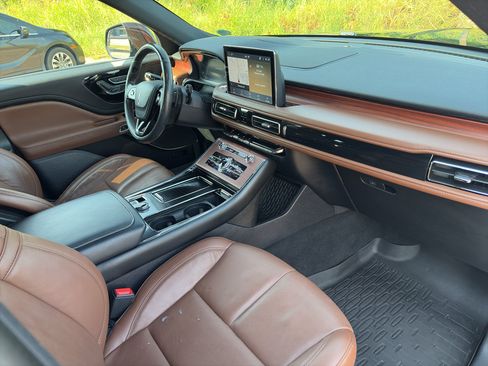 Used 2022 Lincoln Aviator Reserve w/ Elements Package Plus AWD/4WD image 14