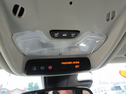 Used 2021 Buick Encore GX Essence AWD/4WD image 33