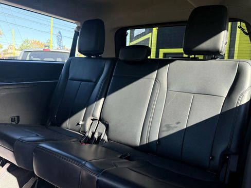 Used 2024 Ford Expedition Max XLT image 30