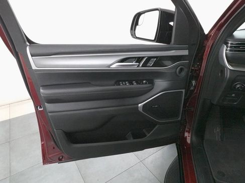 New 2025 Jeep Wagoneer L Series II w/ Convenience Group I image 7