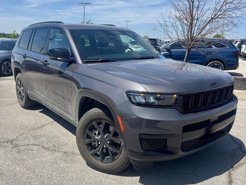 Used 2024 Jeep Grand Cherokee L Laredo AWD/4WD image 7