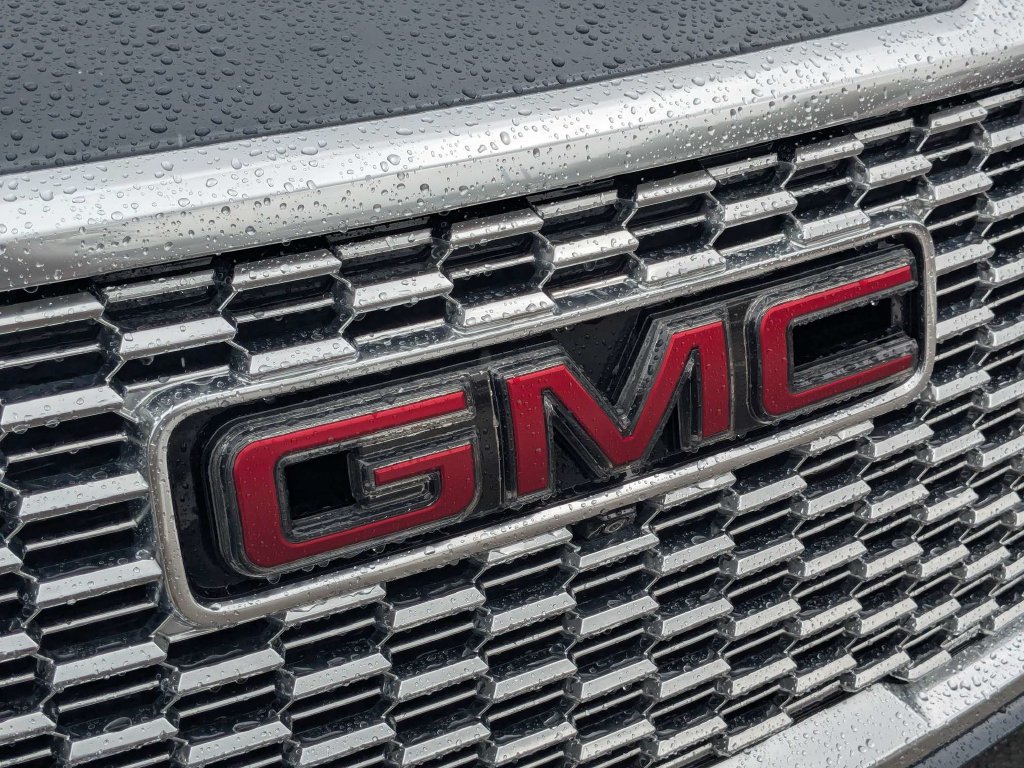 Used 2021 GMC Yukon Denali w/ Denali Premium Package RWD image 10