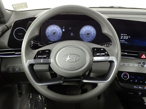 Used 2024 Hyundai Elantra SEL image 22