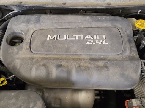Used 2018 Jeep Cherokee Latitude FWD image 30