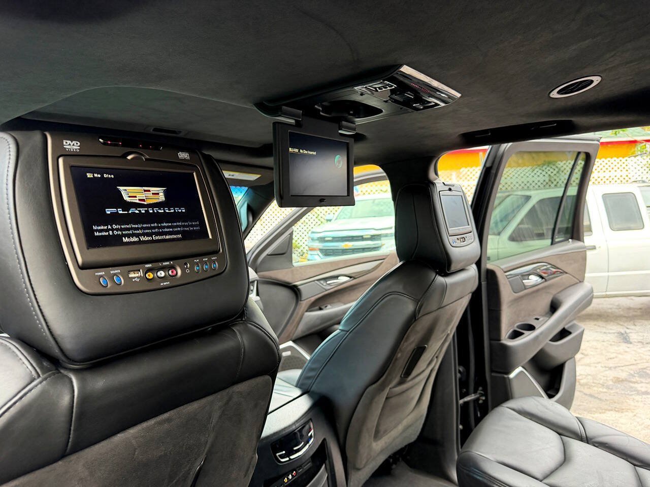 Used 2016 Cadillac Escalade Platinum AWD/4WD image 40