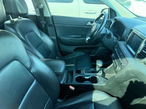 Used 2017 Kia Sportage EX w/ EX Premium Package FWD image 2