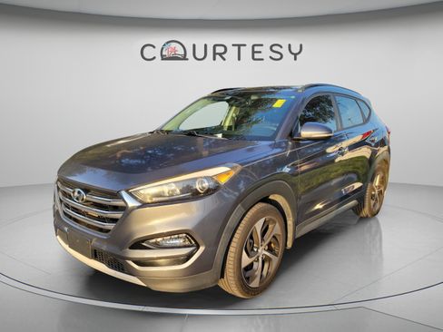Used 2017 Hyundai Tucson Limited w/ Limited Ultimate Package 03 AWD/4WD image 3