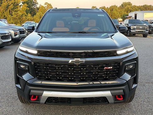 New 2027 Chevrolet Traverse Z71 w/ Enhanced Driving Package AWD/4WD image 2