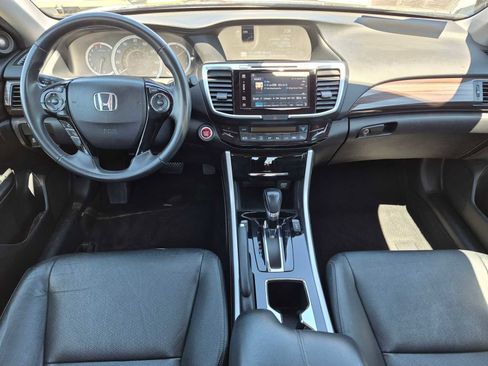 Certified 2017 Honda Accord EX-L image 10