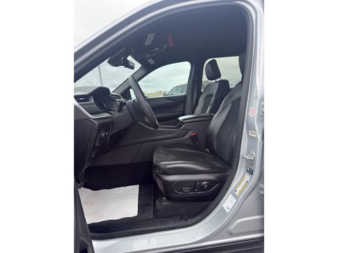 Used 2025 Jeep Grand Cherokee Altitude AWD/4WD image 11