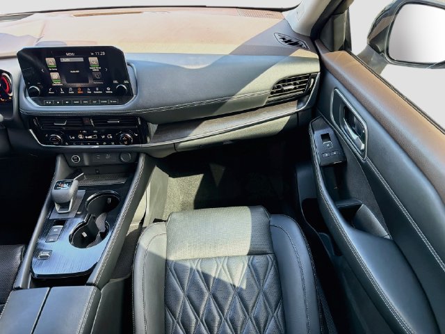 Used 2021 Nissan Rogue Platinum FWD image 18