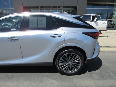 Used 2025 Lexus RX 450h AWD w/ Convenience Package image 4