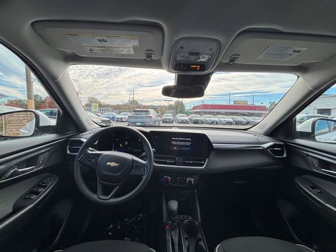 Used 2025 Chevrolet TrailBlazer LT image 31