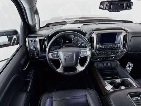 Used 2019 GMC Sierra 2500 Denali AWD/4WD image 23