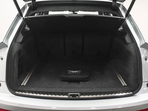 New 2025 Bentley Bentayga image 11