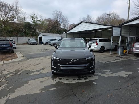 New 2025 Volvo EX90 Ultra w/ Protection Package Premier image 10