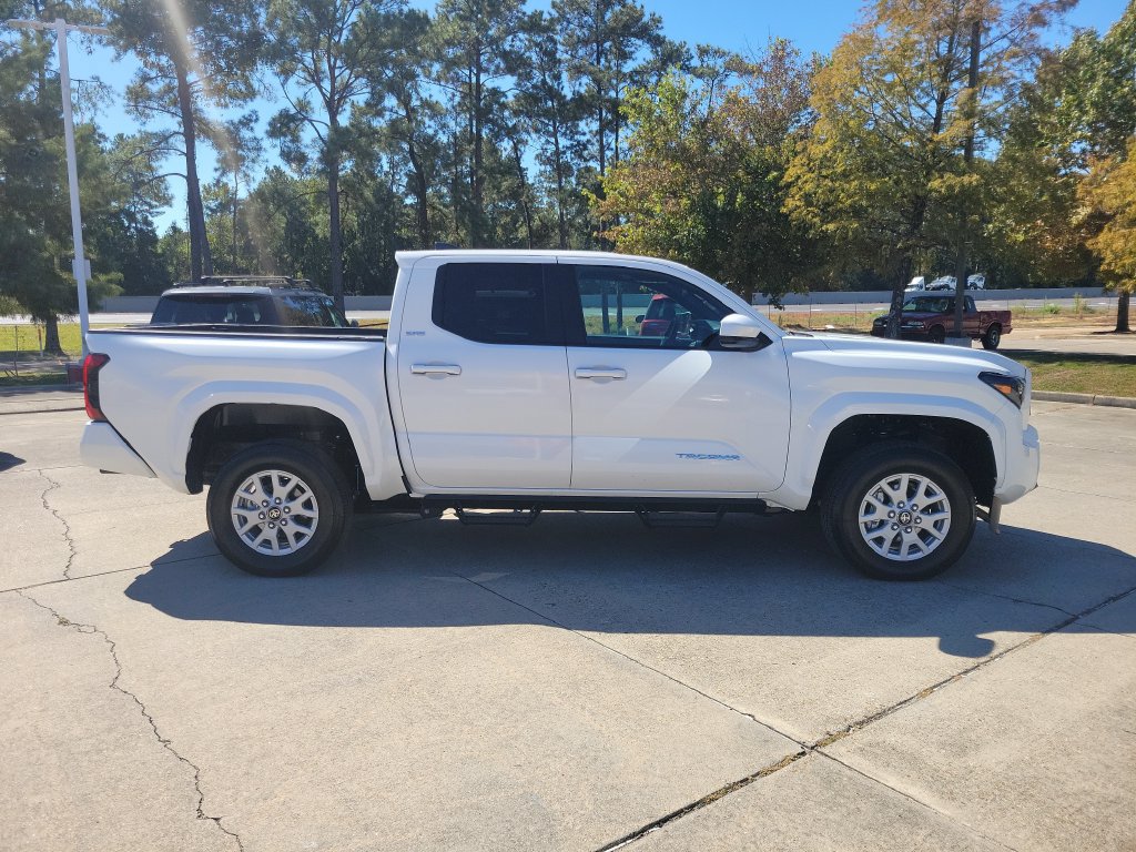 Used 2026 Toyota Tacoma SR5 RWD image 8