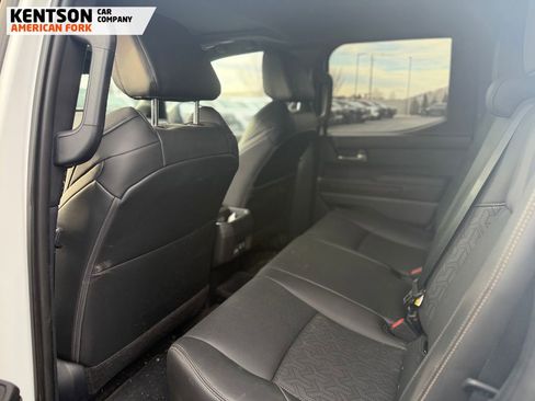 Used 2024 Toyota Tacoma Limited w/ Limited Package (LT) image 4