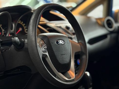 Used 2011 Ford Fiesta SE w/ 201A Rapid Spec Order Code image 4