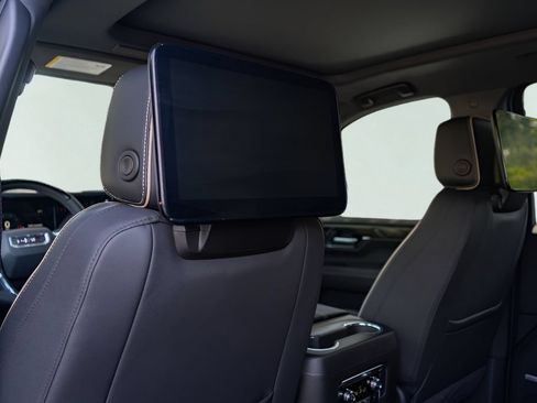 New 2026 GMC Yukon XL Elevation w/ Elevation Premium Package AWD/4WD image 21