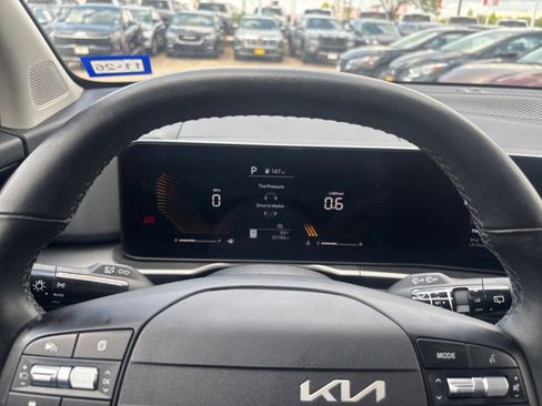Used 2026 Kia Sportage LX FWD image 37
