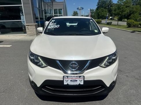 Used 2017 Nissan Rogue Sport S w/ S Appearance Package AWD/4WD image 3