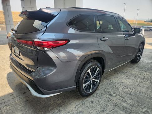Used 2021 Toyota Highlander XSE AWD/4WD image 10