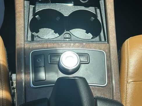 Used 2011 Mercedes-Benz E 350 Sedan image 22