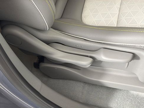 Used 2023 Chevrolet Bolt EUV Premier w/ Sun & Sound Package image 33