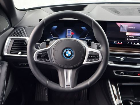 Used 2025 BMW X5 xDrive50e w/ Executive Package image 15