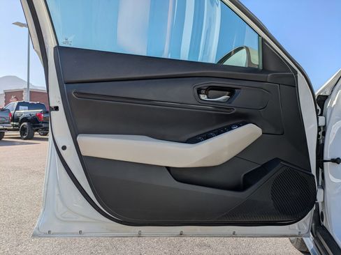 Used 2023 Honda Accord EX image 14