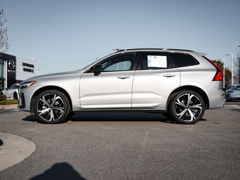 Used 2023 Volvo XC60 B5 Ultimate image 7