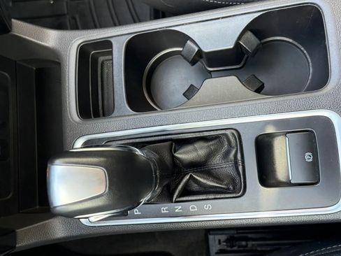 Used 2018 Ford Escape Titanium w/ Ford Safe & Smart Package AWD/4WD image 18
