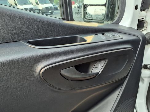 Used 2022 Mercedes-Benz Sprinter 2500 image 14