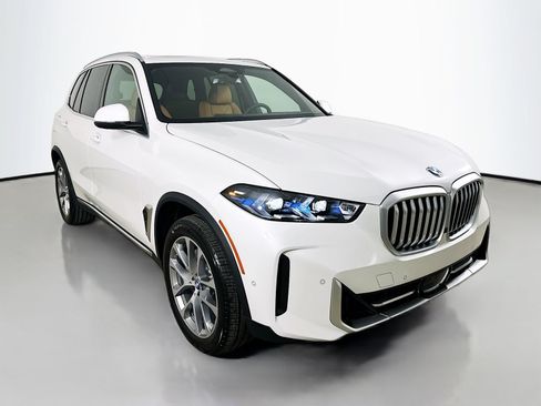 New 2026 BMW X5 xDrive40i w/ Premium Package AWD/4WD image 3
