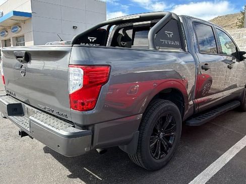 Used 2023 Nissan Titan SV w/ SV Convenience Package image 2