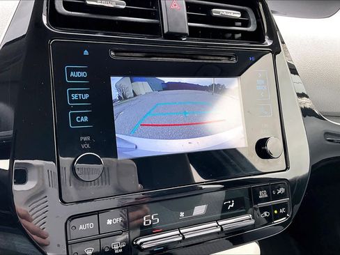 Used 2016 Toyota Prius Two image 29