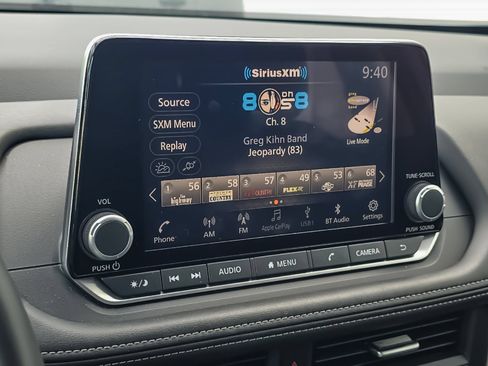 Used 2025 Nissan Rogue SV FWD image 14