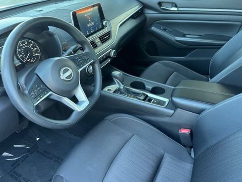 Used 2025 Nissan Altima 2.5 SV AWD/4WD image 10